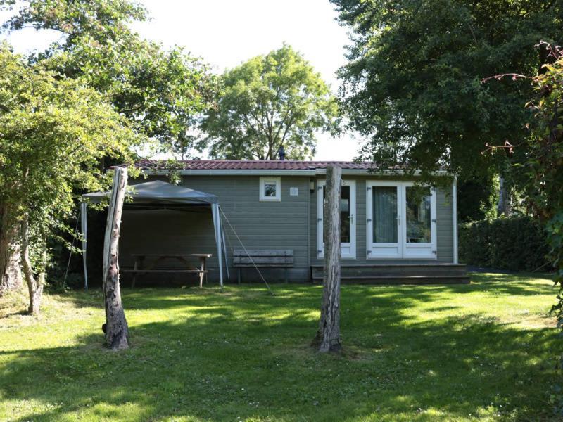 Villa Een Chalet Met Prive Sauna En Tuin Tzummarum Exterior foto