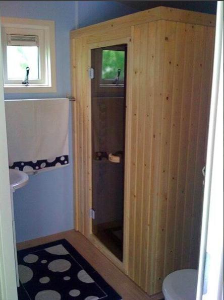 Villa Een Chalet Met Prive Sauna En Tuin Tzummarum Exterior foto